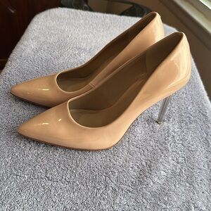 Mix No 6 EUC like new. Worm 1x for party. Elegant Nude Patent Leather 4” Heels.